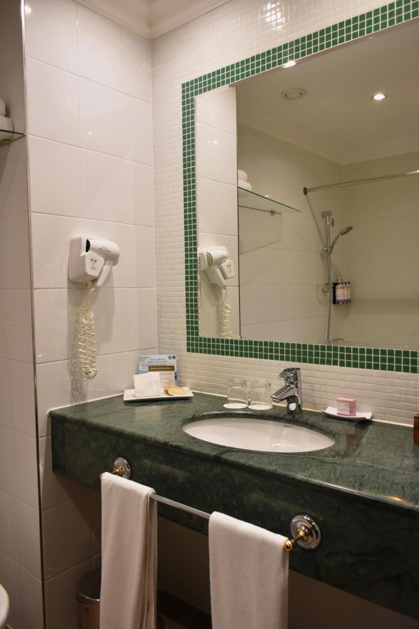 Montrose - A Mayfair Collection Hotel Koweït Extérieur photo
