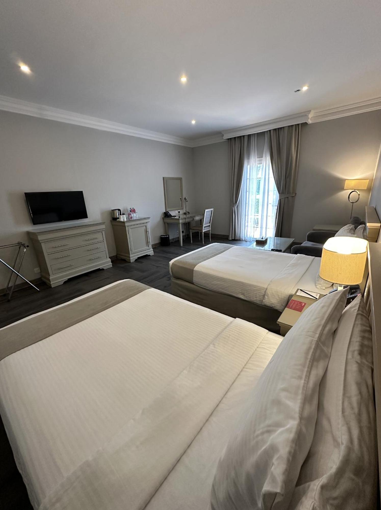 Montrose - A Mayfair Collection Hotel Koweït Extérieur photo