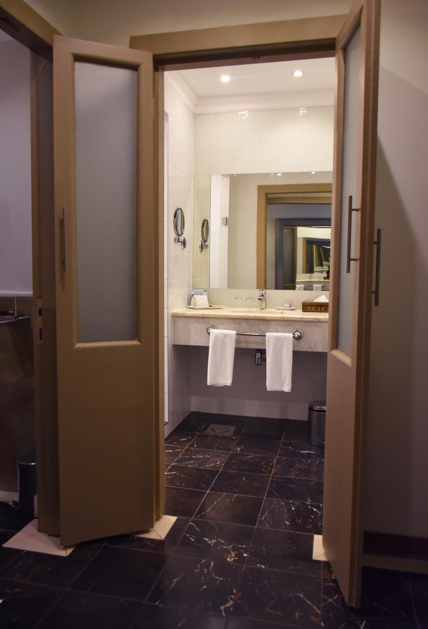 Montrose - A Mayfair Collection Hotel Koweït Extérieur photo